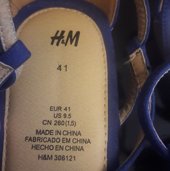 Shoes - Picture 2 of 6